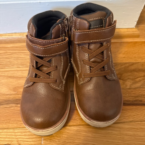 Brown Kids boot Shoes - Picture 2 of 4